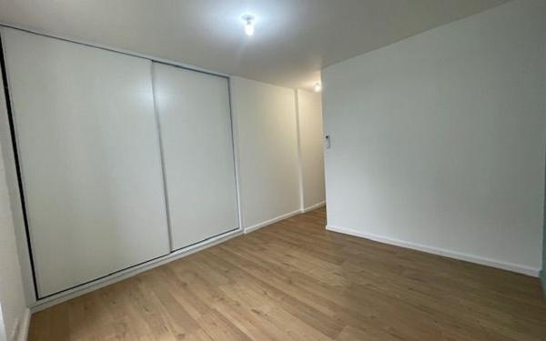 Maison à louer    4 pièces •  Sainte-Colombe-en-Bruilhois