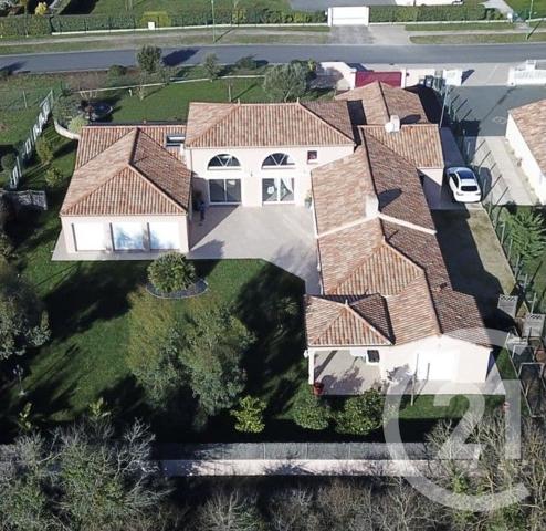 Maison à vendre  6 pièces - 327,28 m2 LE FENOUILLER - 85