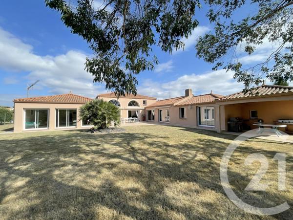 Maison à vendre  6 pièces - 327,28 m2 LE FENOUILLER - 85
