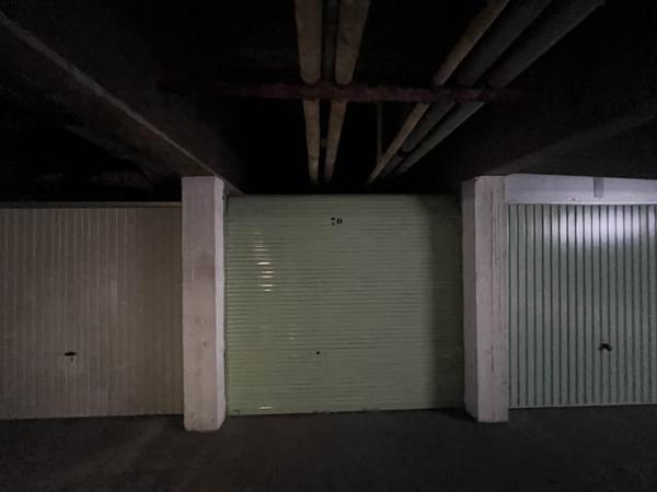 Loue box fermé - rue des Stations - proche Bd Montebello