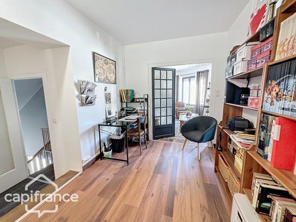 Dpt Deux Sèvres (79), à vendre THOUARS maison P6 de 168 m² - Terrain de 345,00 m²