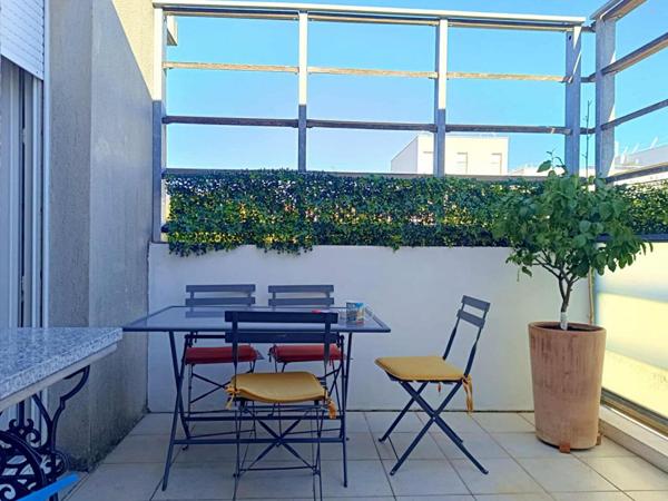 Appartement Miramas 2 pièce(s) 50 m2 Terrasse ET GARAGE