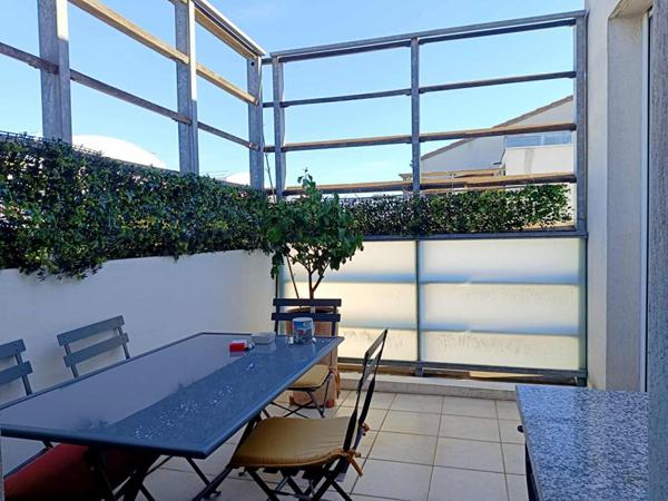 Appartement Miramas 2 pièce(s) 50 m2 Terrasse ET GARAGE