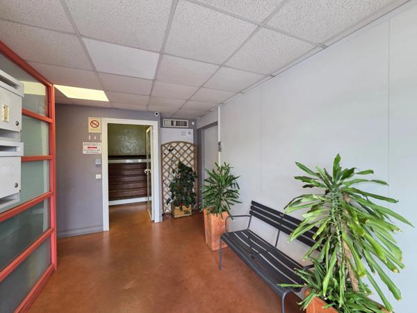 Bureau/local de 14 m², lumineux – Idéalement situé à Jarry
