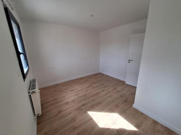 Maison à louer à Saint Père Marc en Poulet en Ille-et-Vilaine (35430), ref : 35084-L360