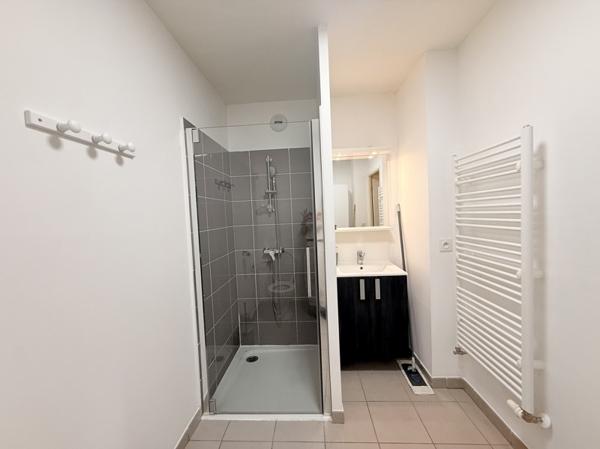 Appartement à louer 820 € CC Bayonne 2 p 40 m² DPE C