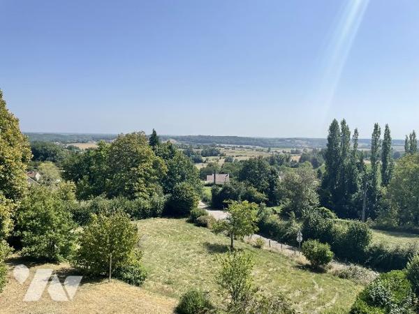 MAISON AVEC VUE DOMINANTE SUR LA CAMPAGNE