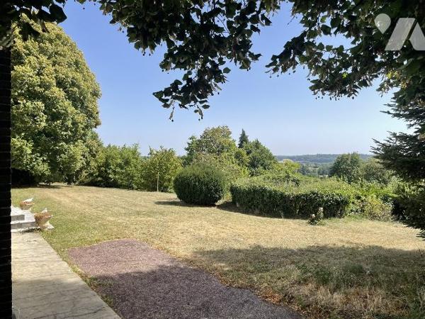 MAISON AVEC VUE DOMINANTE SUR LA CAMPAGNE