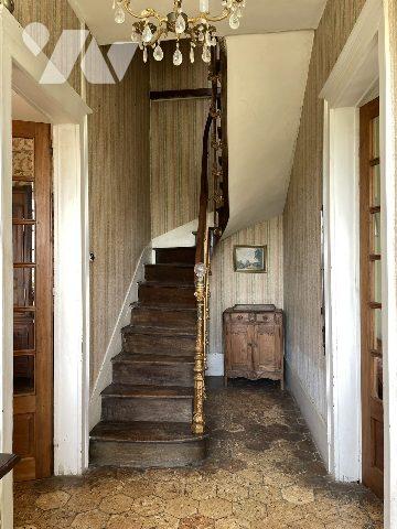 MAISON AVEC VUE DOMINANTE SUR LA CAMPAGNE