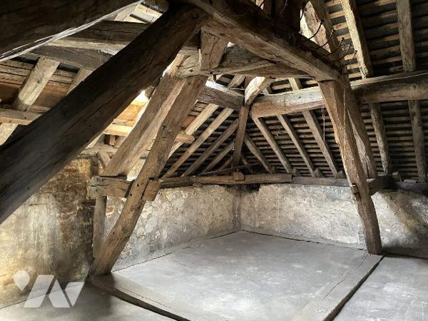 MAISON AVEC VUE DOMINANTE SUR LA CAMPAGNE