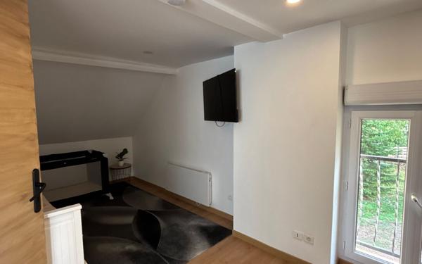 Maison à louer    8 pièces • 241,73 m2 Achery