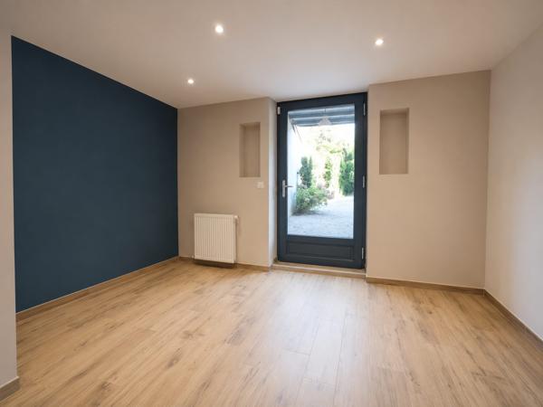 Maison de ferme rénovée avec piscine et dépendances