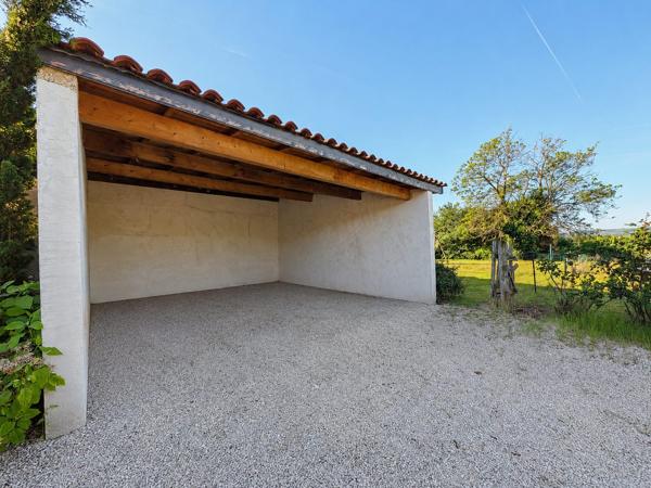 Maison de ferme rénovée avec piscine et dépendances