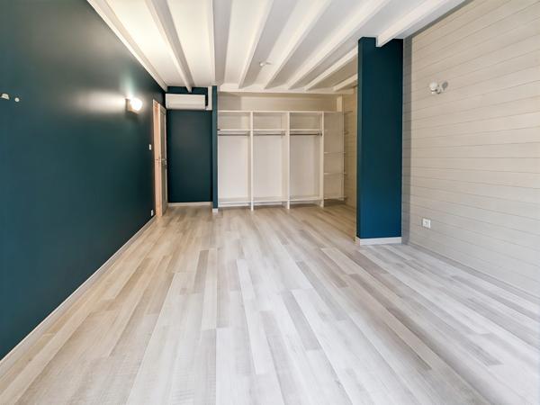 Maison de ferme rénovée avec piscine et dépendances