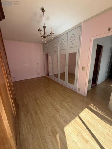Maison de ville à vendre à Saint-Priest-Taurion en Haute-Vienne (87480), ref : MGC/1197