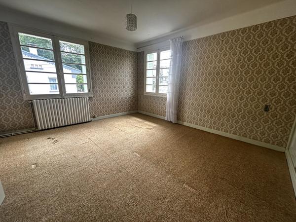 A VENDRE MAISON + GARAGE +JARDIN