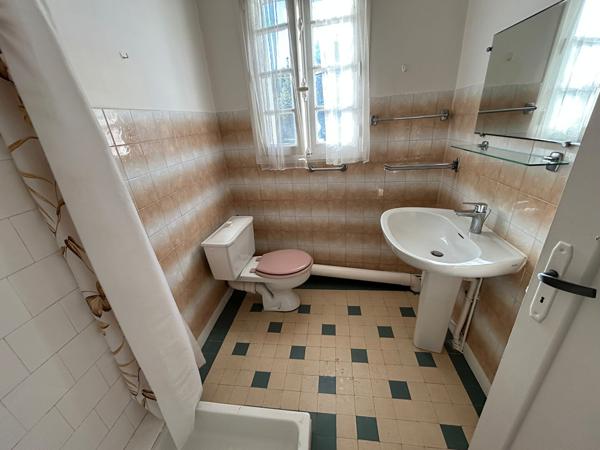 A VENDRE MAISON + GARAGE +JARDIN