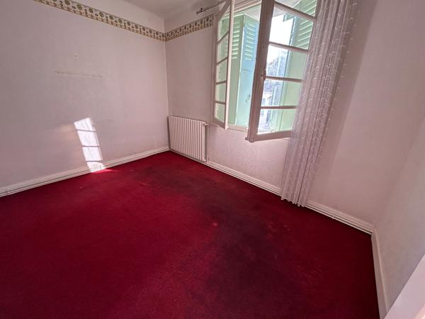 A VENDRE MAISON + GARAGE +JARDIN