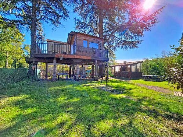 À vendre – Propriété de charme avec piscine, vue dégagée et terrain – Graissessac (34260) Maison 10 pièces – 230 m² habitables – Terrain de 3 000 m² env. – Revenus locatifs saisonniers : 30 000 €/an