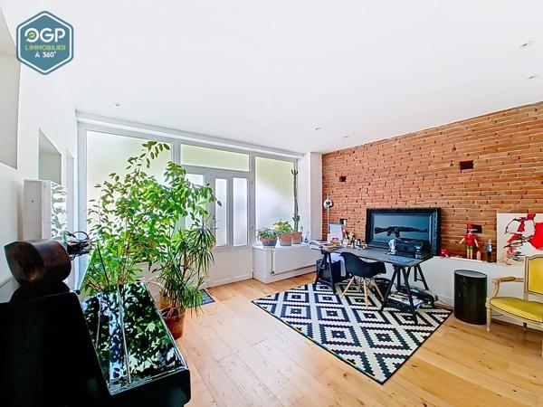 Maison de caractère rénovée – 198 m², 4 chambres, bureau, jardin et piscine