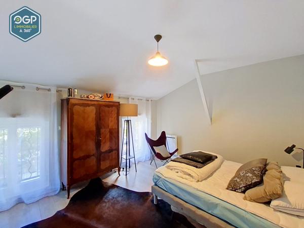 Maison de caractère rénovée – 198 m², 4 chambres, bureau, jardin et piscine