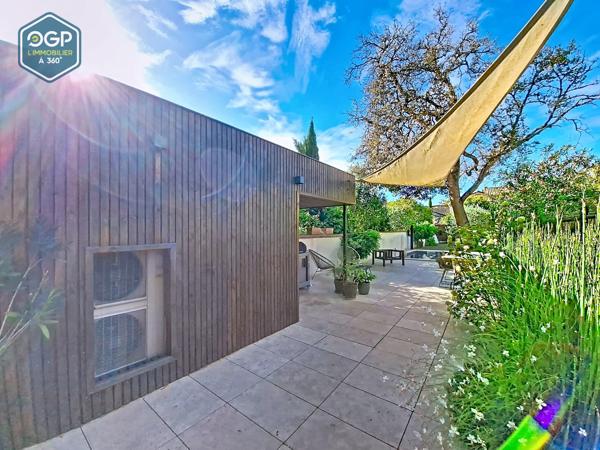 Maison de caractère rénovée – 198 m², 4 chambres, bureau, jardin et piscine