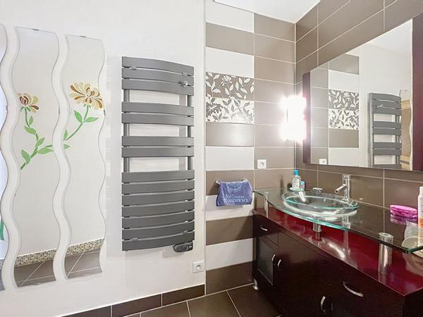 Maison Angers 10 pièce(s) 239 m2