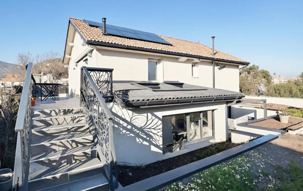 CESSY (01) Maison à vendre 6 pièces 181 m² - Terrain 980 m² - Quartier résidentiel -