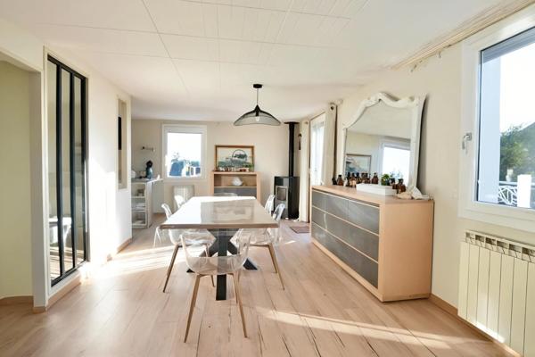 CESSY (01) Maison à vendre 6 pièces 181 m² - Terrain 980 m² - Quartier résidentiel -