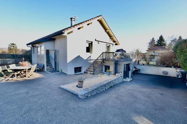 CESSY (01) Maison à vendre 6 pièces 181 m² - Terrain 980 m² - Quartier résidentiel -