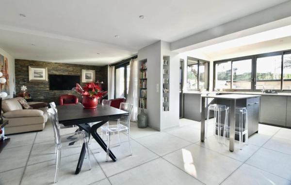 CESSY (01) Maison à vendre 6 pièces 181 m² - Terrain 980 m² - Quartier résidentiel -