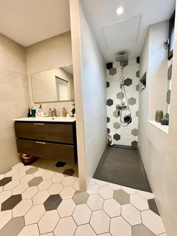 CESSY (01) Maison à vendre 6 pièces 181 m² - Terrain 980 m² - Quartier résidentiel -