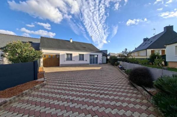 Vente - Maison 4 pièces 95 m 2 SABLE SUR SARTHE (72300)
