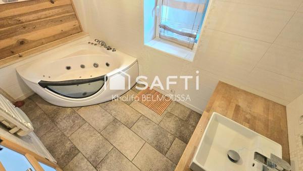 MAGNIFIQUE MAISON de 188 m2 AVEC PISCINE AU CŒUR D'AIX-LES-BAINS