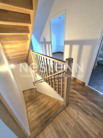 Quartier BAGATELLE  Très beau T5  standing TRIPLEX de 122.6m²  jardin et 2 terrasses , 2 garages , une cave