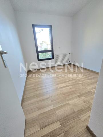 Quartier BAGATELLE  Très beau T5  standing TRIPLEX de 122.6m²  jardin et 2 terrasses , 2 garages , une cave