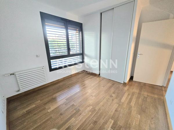 Quartier BAGATELLE  Très beau T5  standing TRIPLEX de 122.6m²  jardin et 2 terrasses , 2 garages , une cave