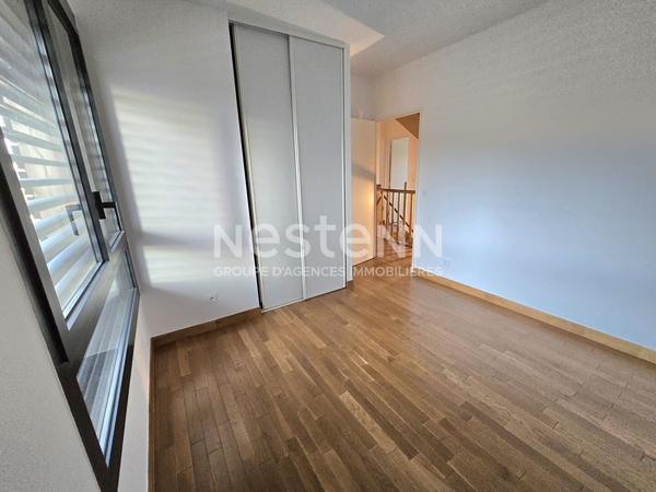 Quartier BAGATELLE  Très beau T5  standing TRIPLEX de 122.6m²  jardin et 2 terrasses , 2 garages , une cave