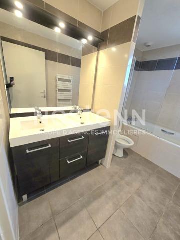 Quartier BAGATELLE  Très beau T5  standing TRIPLEX de 122.6m²  jardin et 2 terrasses , 2 garages , une cave