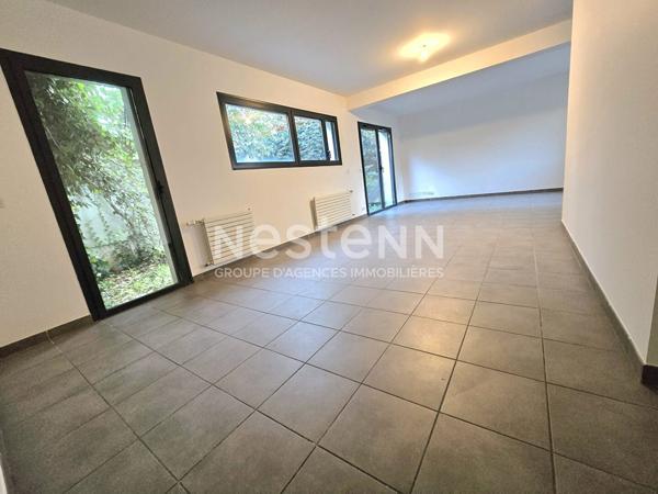 Quartier BAGATELLE  Très beau T5  standing TRIPLEX de 122.6m²  jardin et 2 terrasses , 2 garages , une cave