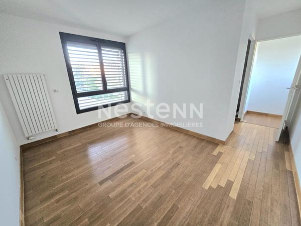 Quartier BAGATELLE  Très beau T5  standing TRIPLEX de 122.6m²  jardin et 2 terrasses , 2 garages , une cave