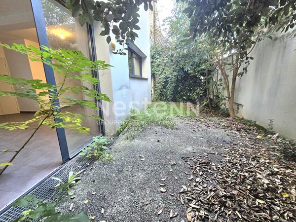 Quartier BAGATELLE  Très beau T5  standing TRIPLEX de 122.6m²  jardin et 2 terrasses , 2 garages , une cave