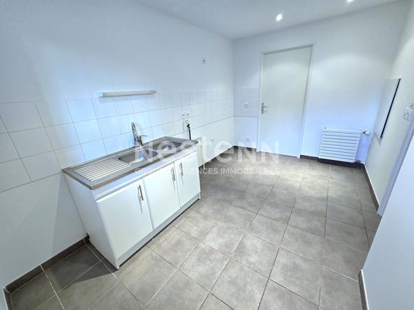 Quartier BAGATELLE  Très beau T5  standing TRIPLEX de 122.6m²  jardin et 2 terrasses , 2 garages , une cave