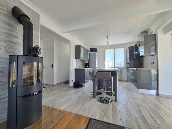 LAVAL - PAVILLON DE 98 m²