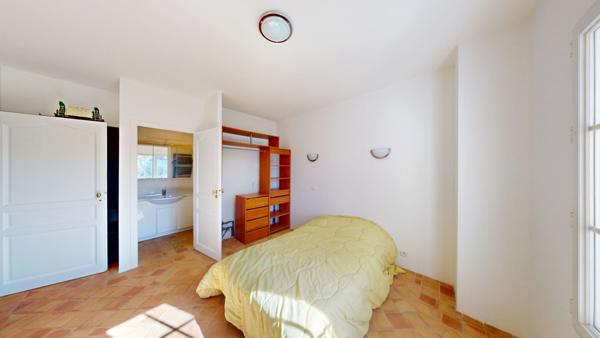 ANTONY - Quartier calme et recherché - Maison familiale 6 pièces - 200 m² - Terrain 566 m² - Sous-sol total - Jardin