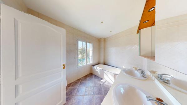 ANTONY - Quartier calme et recherché - Maison familiale 6 pièces - 200 m² - Terrain 566 m² - Sous-sol total - Jardin