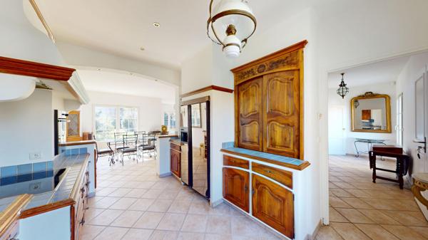 ANTONY - Quartier calme et recherché - Maison familiale 6 pièces - 200 m² - Terrain 566 m² - Sous-sol total - Jardin