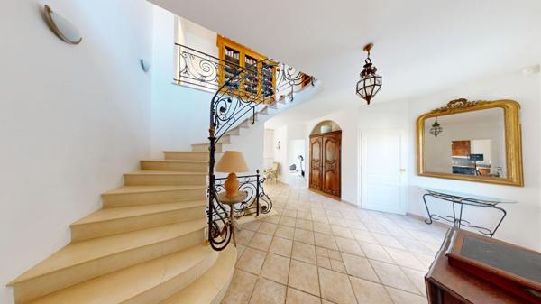 ANTONY - Quartier calme et recherché - Maison familiale 6 pièces - 200 m² - Terrain 566 m² - Sous-sol total - Jardin