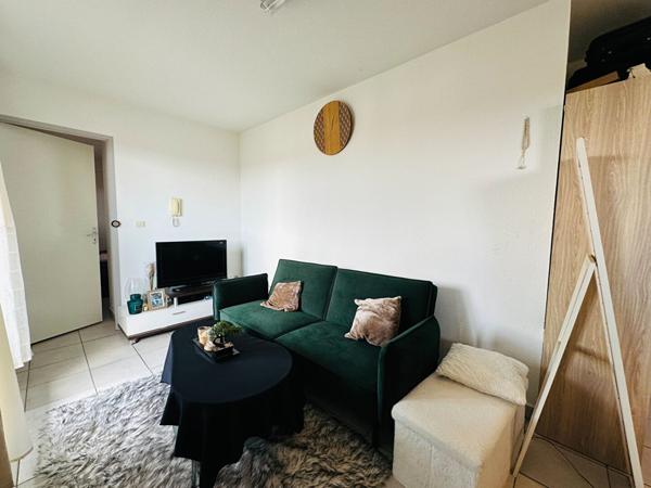 APPARTEMENT UNE CHAMBRE AVEC 2 PLACES DE PARKING ET BALCON