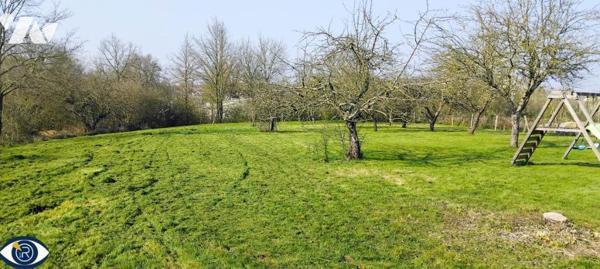 Terrain à bâtir, idéal petit collectifs de 2 à 4 logements.